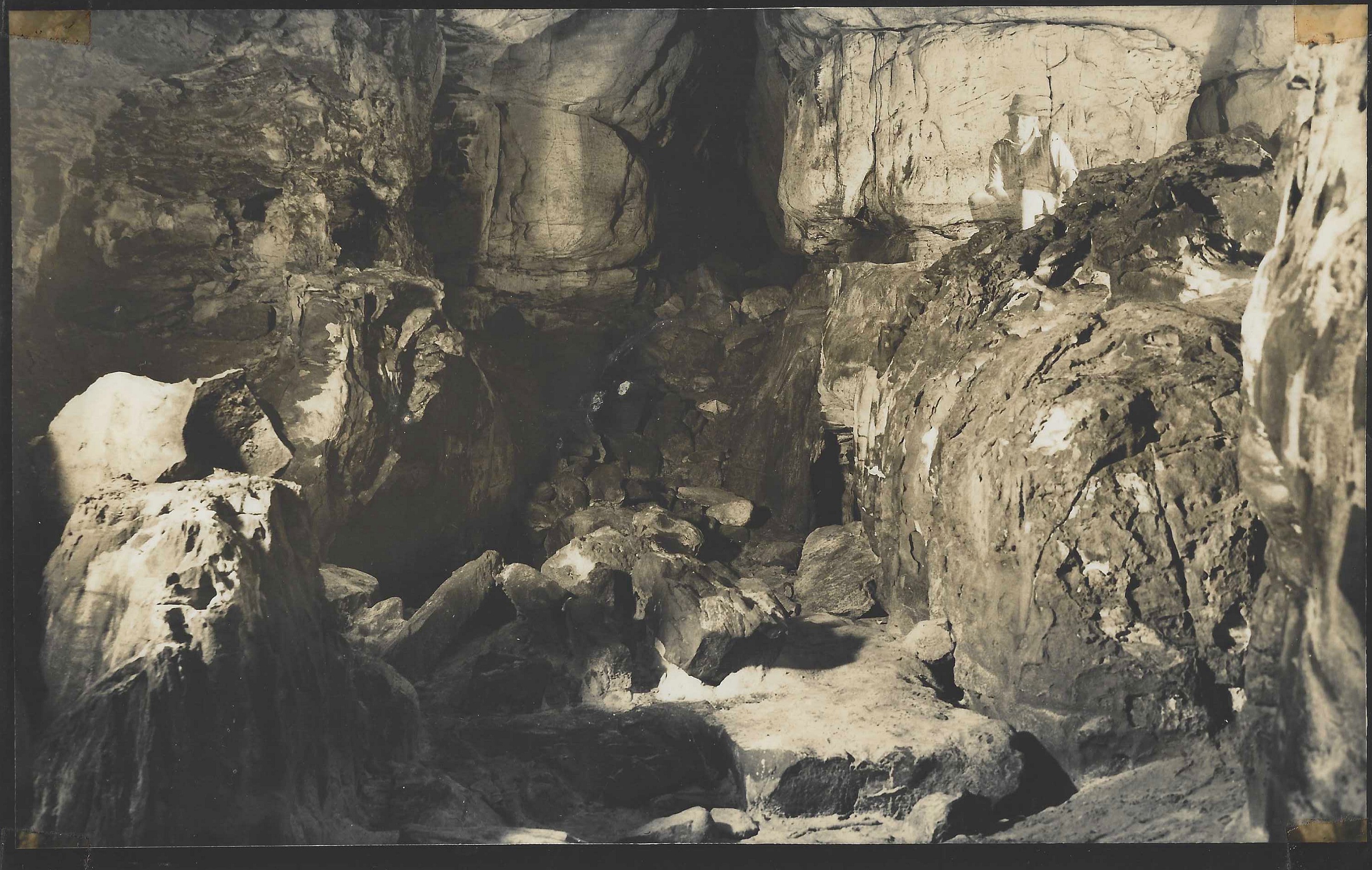 Boomslang Cave - Catherdral Hall [JCW Moore Collection]