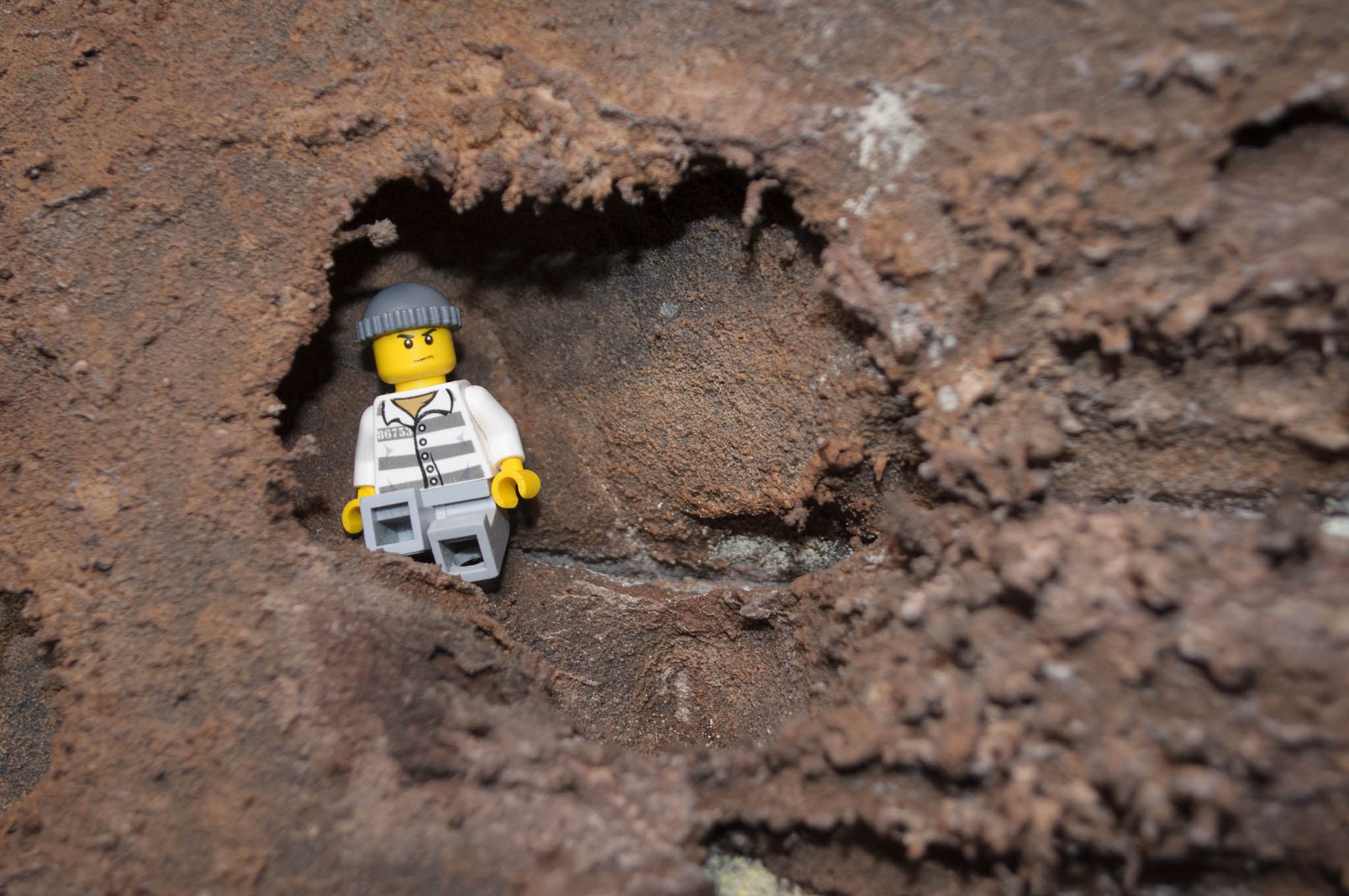 Labyrinth Cave Legoman[Photo][20160711][PSwart]