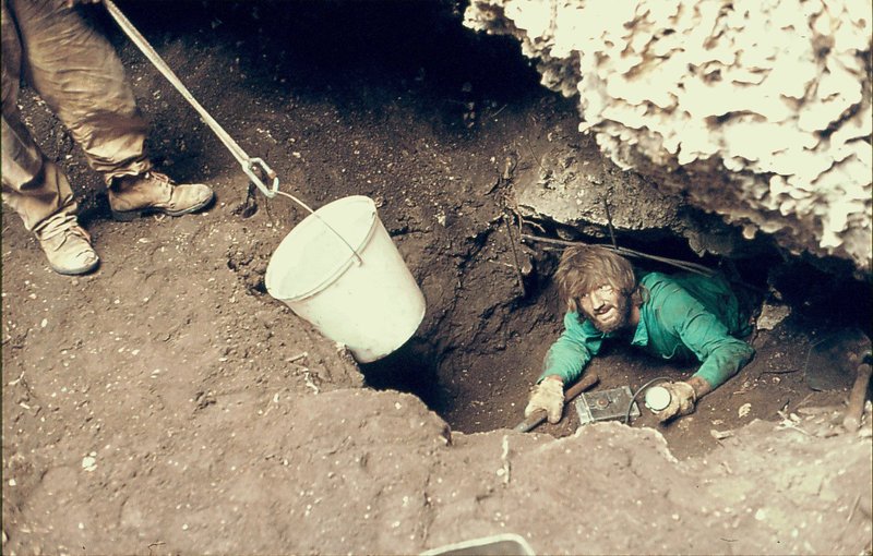 008a Apple clearing entrance passage   Onmeetbare