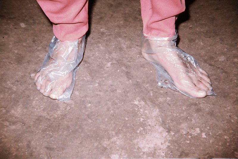 Terry Deacon pantoffels   Efflux underground camp