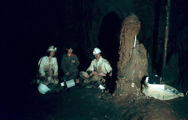 du Plessis with lady friends   main chamber Efflux