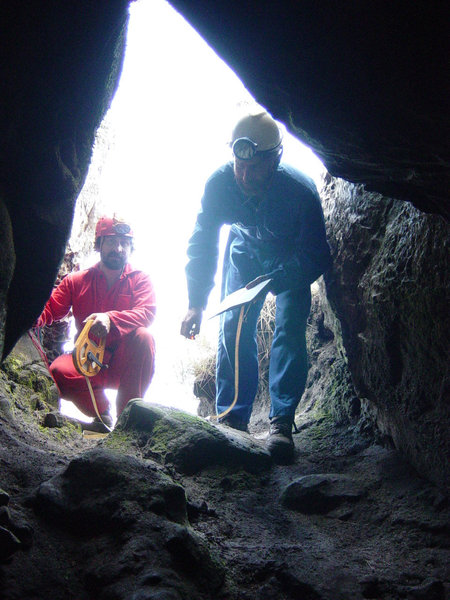 Peter and Anthony at Houwhoek Cave Entrance 00437