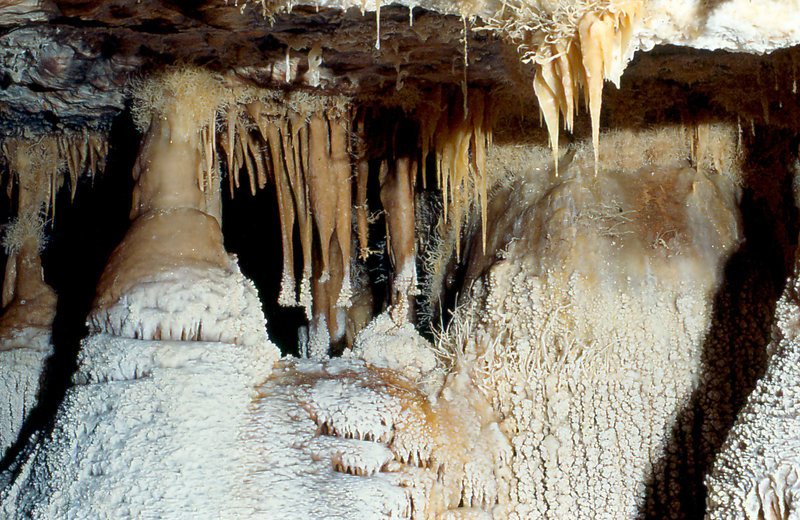 Cango 3 large chamber September 1978