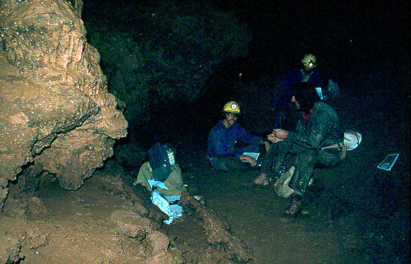 start of long crawl Cango 3 August 1978