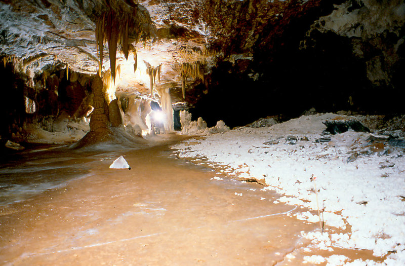 Apple Green in the Ice Palace Cango 3 Easter 1980 4