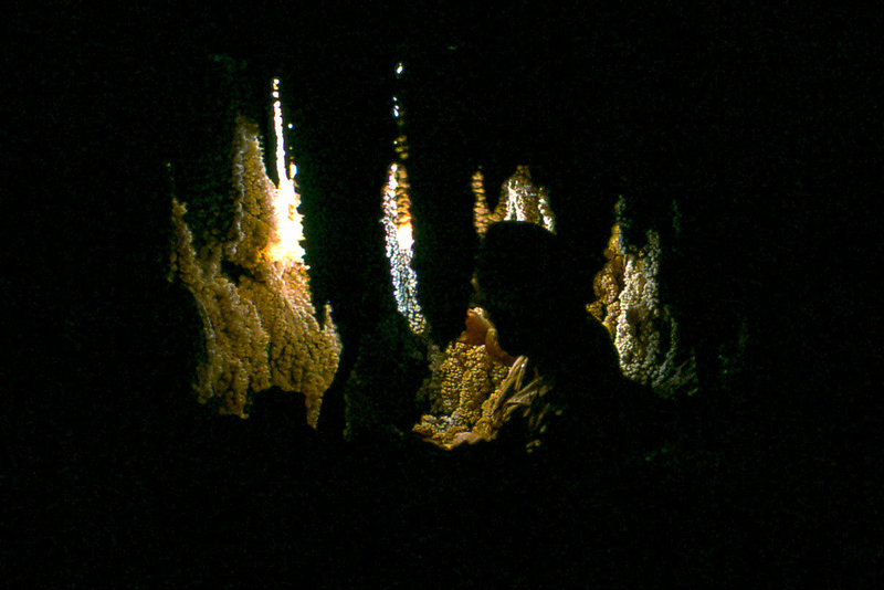 Cango 3 under Intrusive Dyke 02