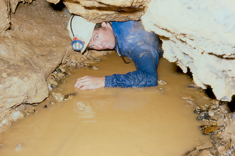 Cango stream passage easter 1980 Charles Maxwell
