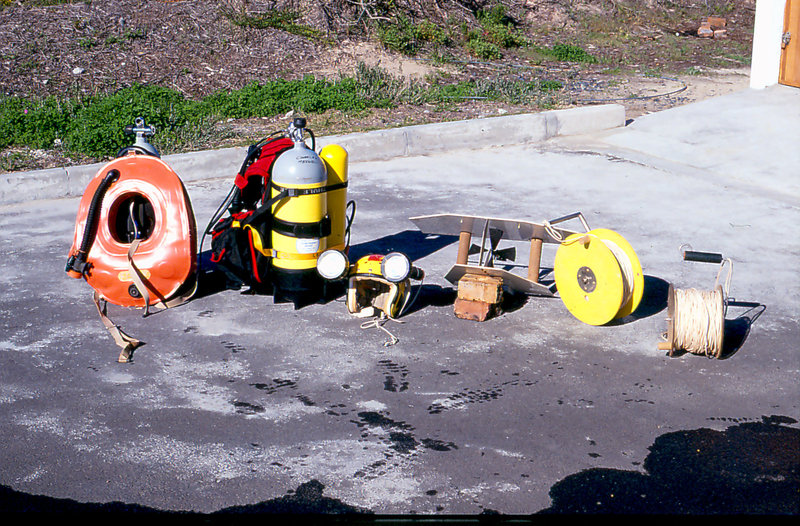 cave diving equipment