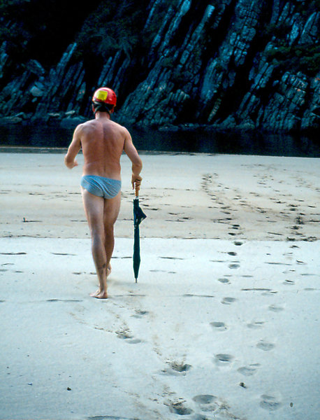 Stephan Moser setting off to explore Elands River Mouth