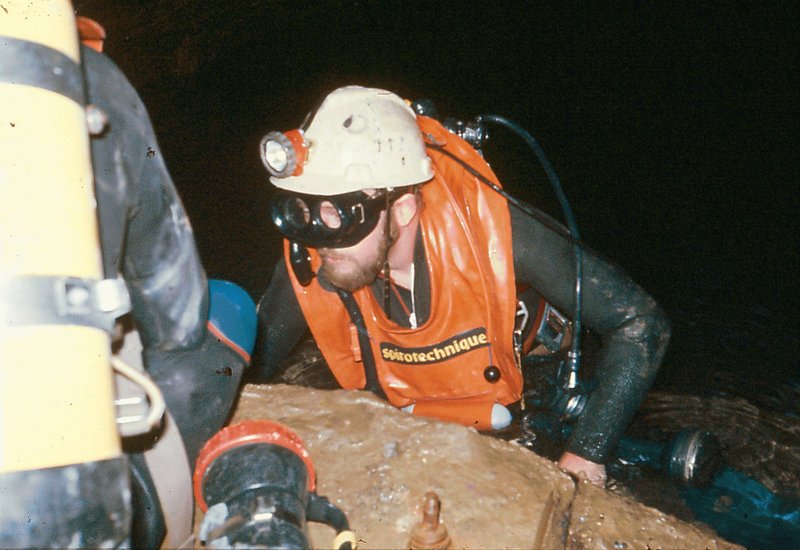 Dick Howell   diving in Emerald Lake