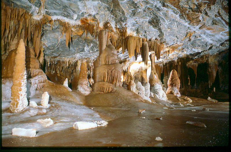 Large formations Cango 3