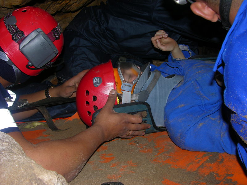 Clovelly Cave log roll KED in place 5220