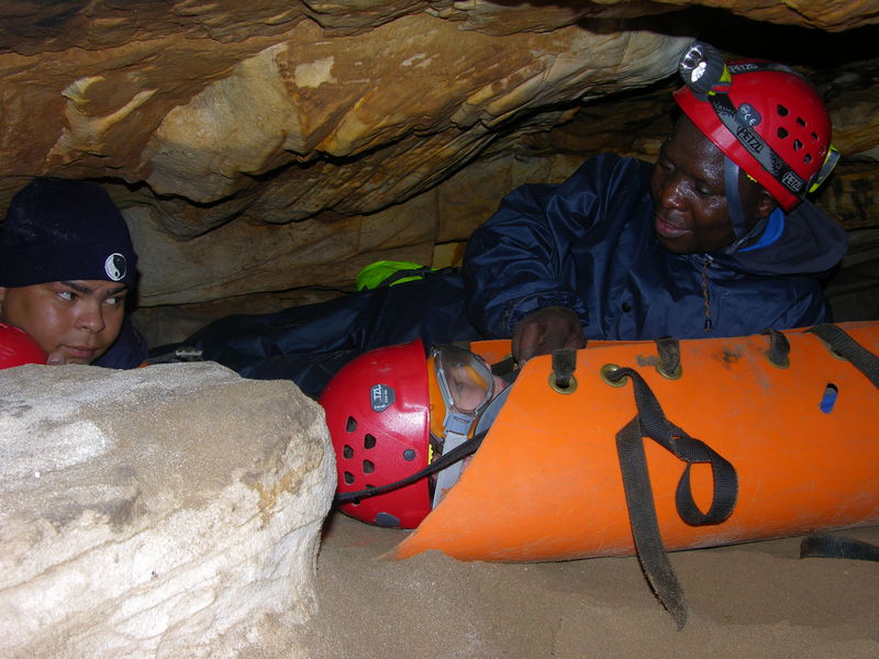 Clovelly Cave rescue practice in progress DSCN5210