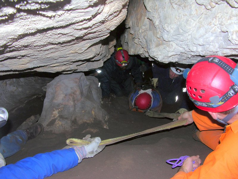 Clovelly Cave rescue practice in progress DSCN5235