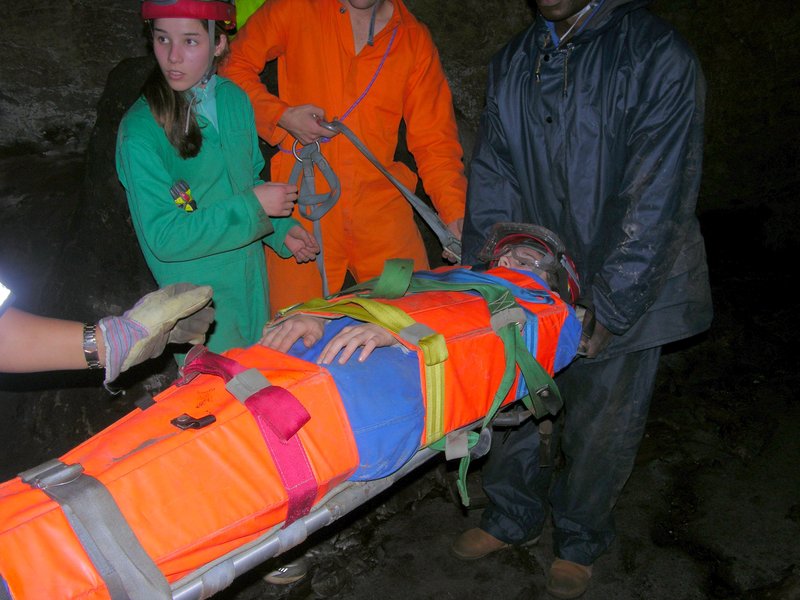 Clovelly Cave rescue practice in progress DSCN5271