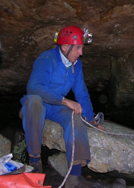 Clovelly Cave rescue practice in progress DSCN5293