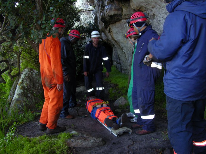 Clovelly Cave rescue practice in progress DSCN5310