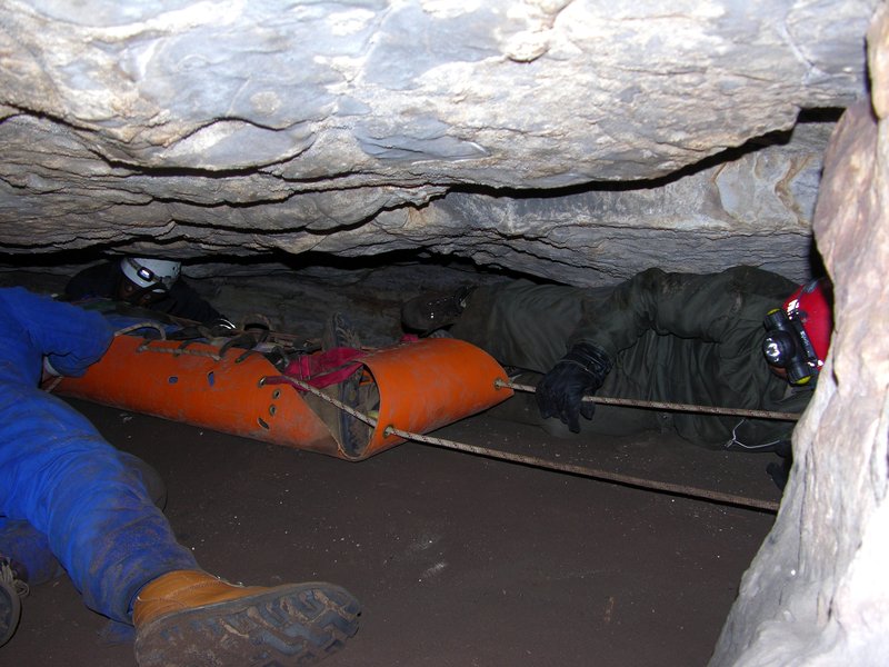 Clovelly Cave rescue practice in progress DSCN5313